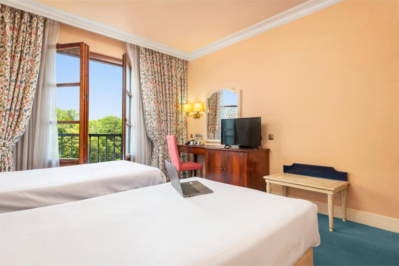 Hospedium Hotel Blu Sondika Extérieur photo